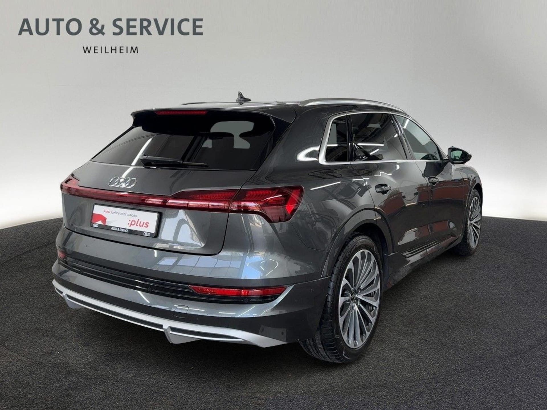 Audi e-tron S line