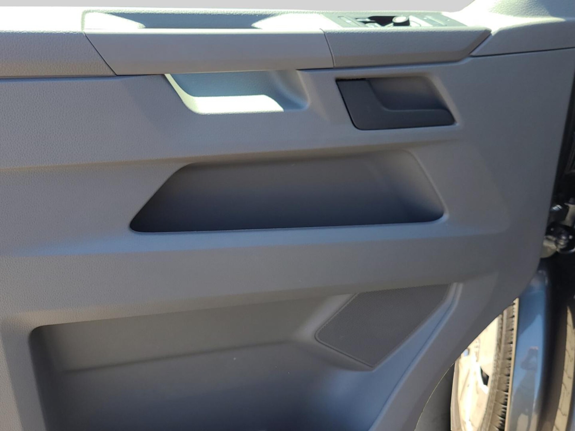 Volkswagen T6.1 Transporter Kombi langer Radstand