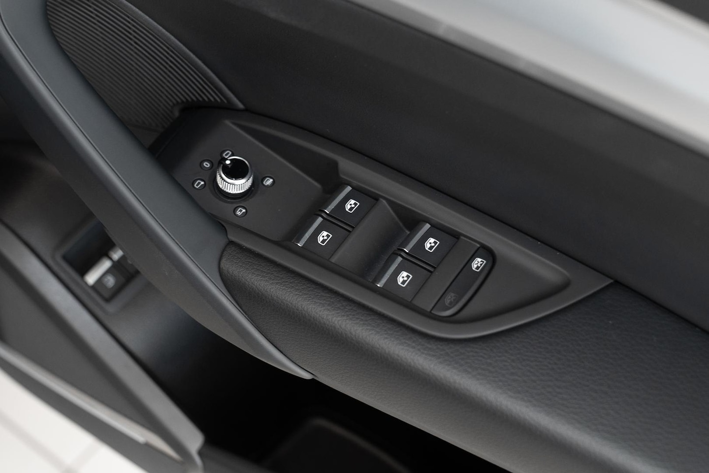 Image about Audi Q5 TFSI e S line 55 TFSI e quattro S tronic