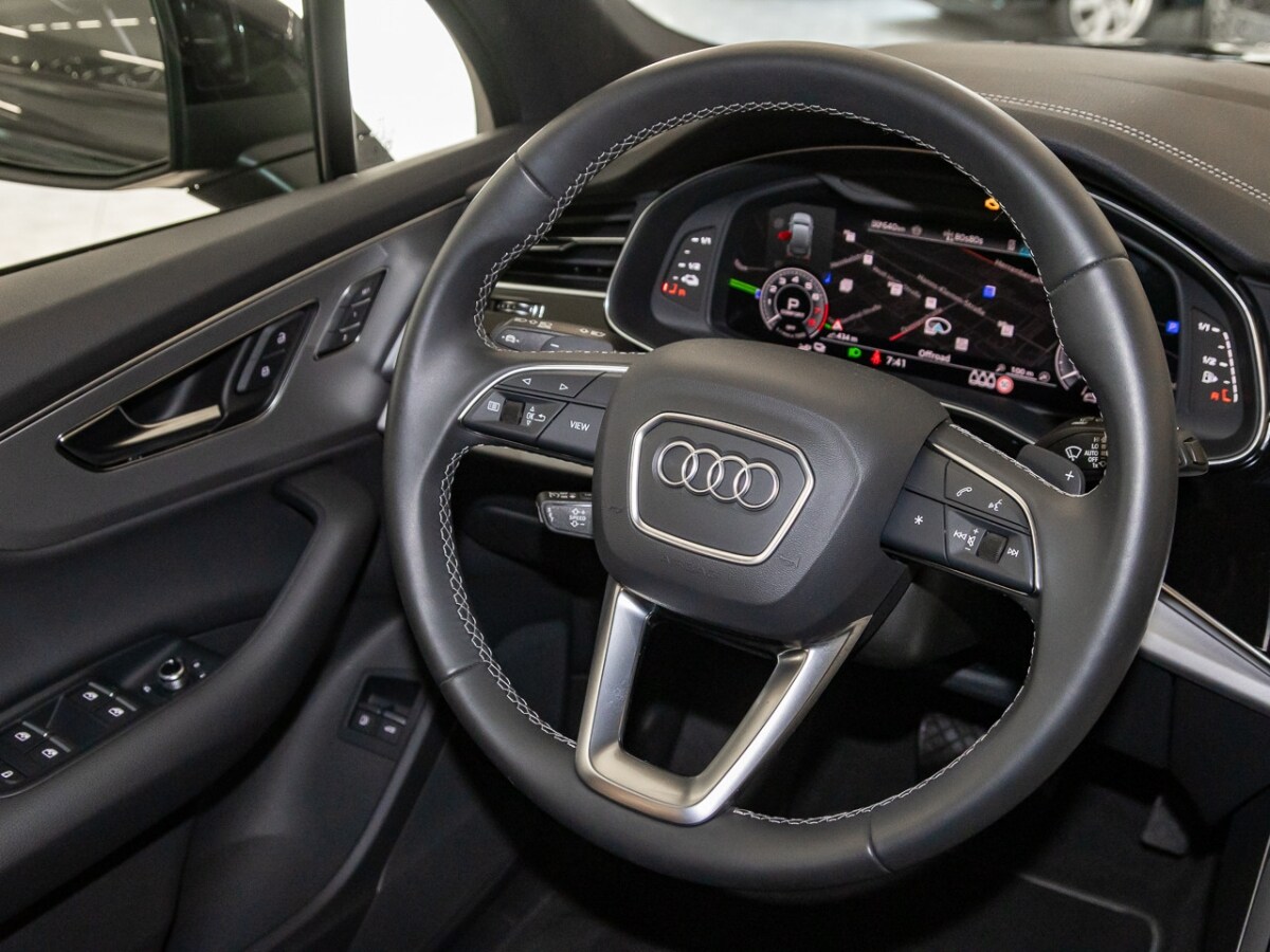 Image about Audi Q7 SUV TFSI e S line 55 TFSI e quattro tiptronic