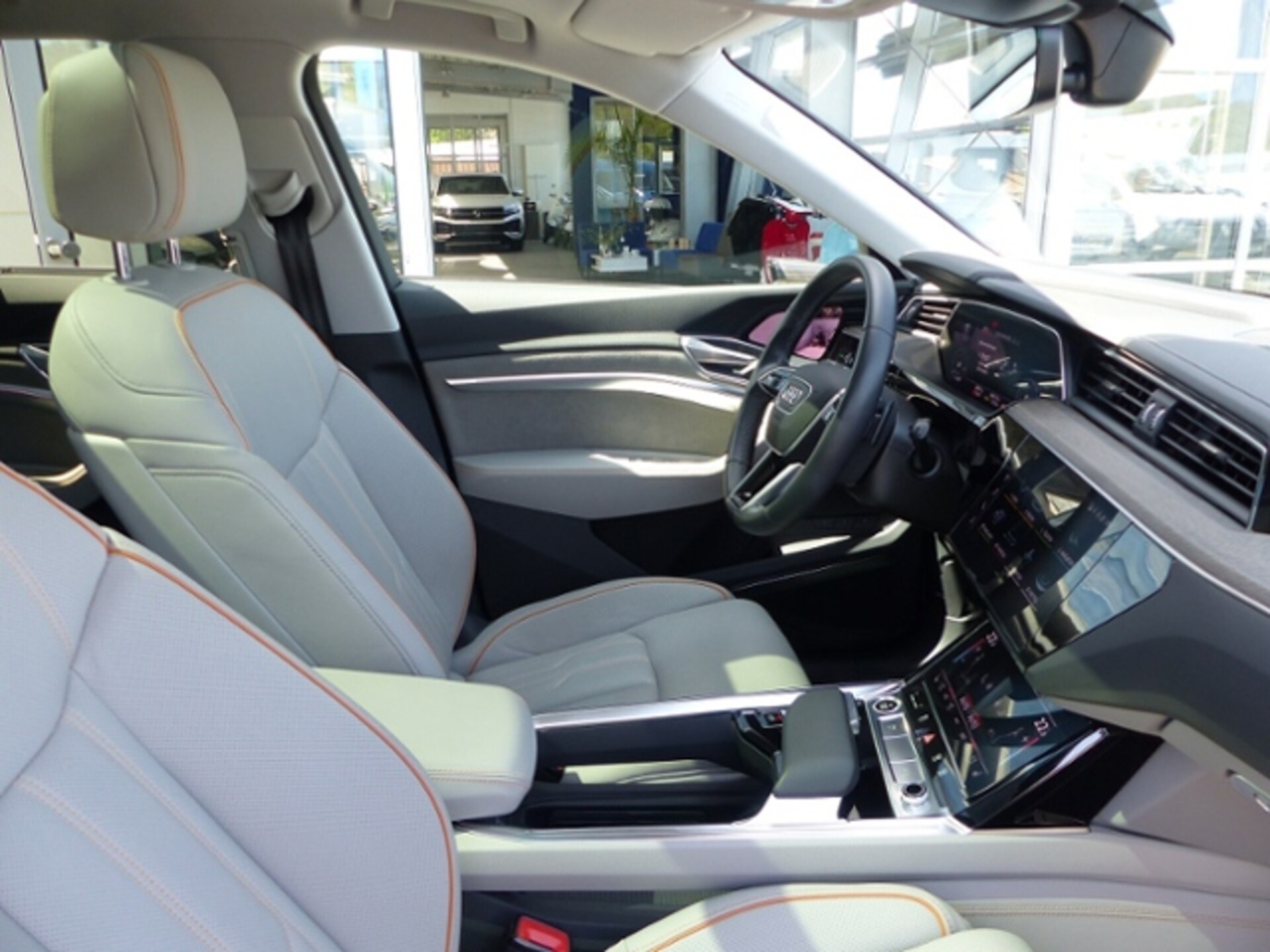 Audi e-tron S line
