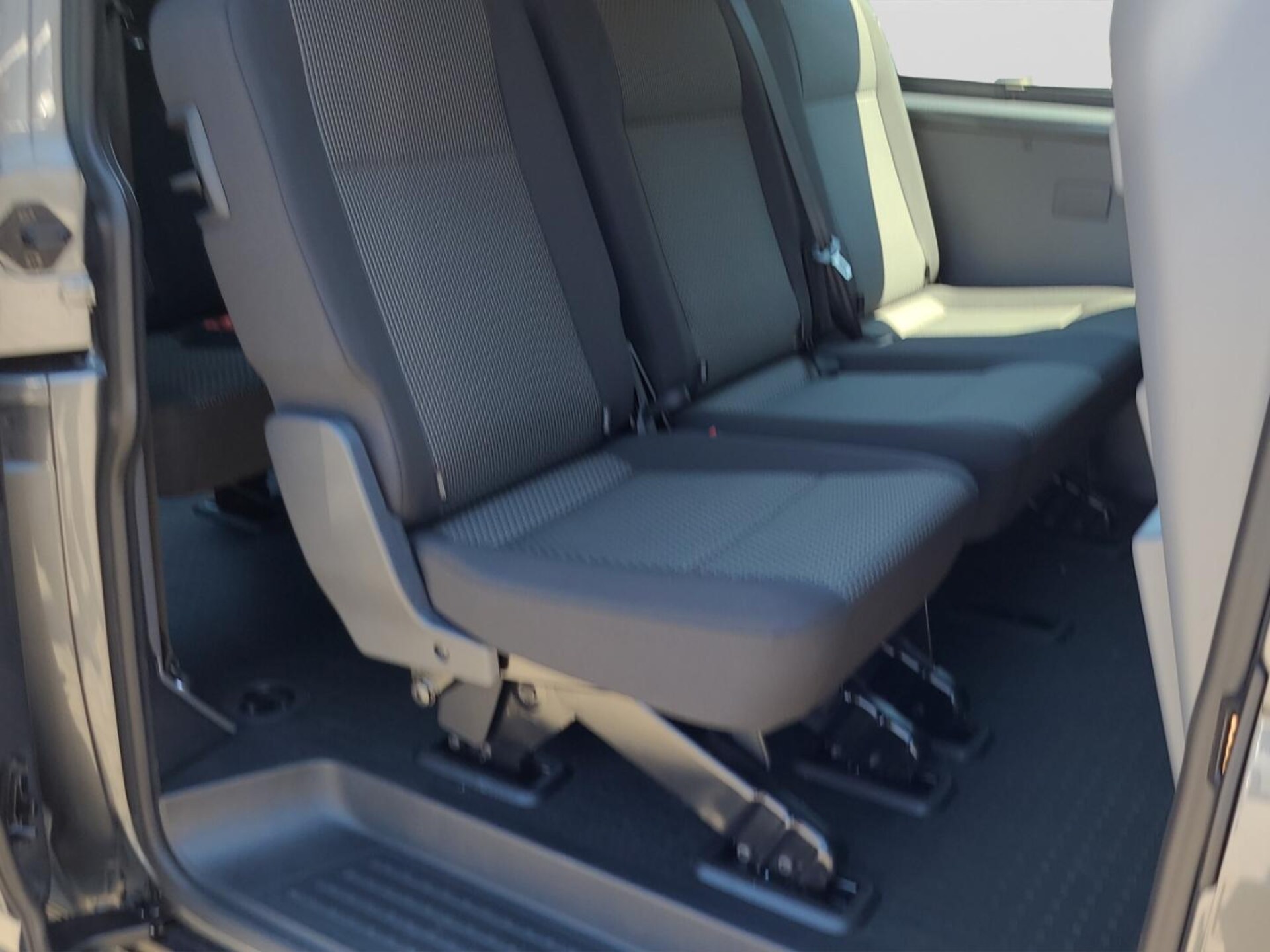 Volkswagen T6.1 Transporter Kombi langer Radstand