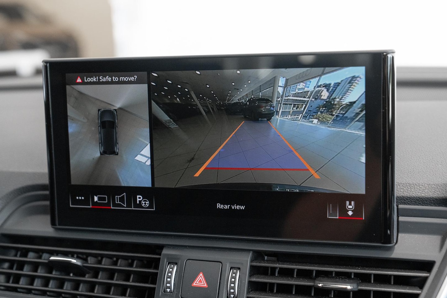 Image about Audi Q5 TFSI e S line 55 TFSI e quattro S tronic
