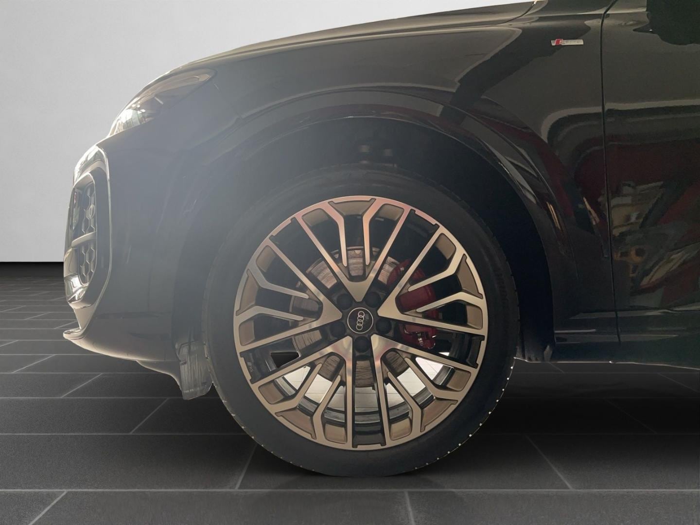 Bild über Audi Q5 SUV TFSI 150 kW S tronic - für weitere Informationen kontaktieren Sie den Audi Partner