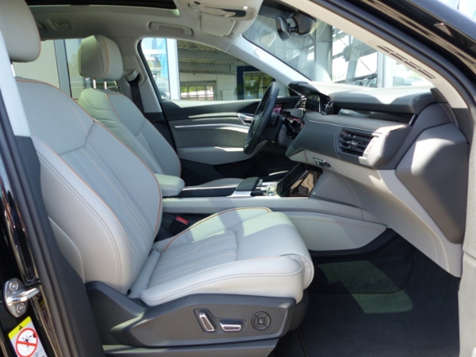 Audi e-tron S line
