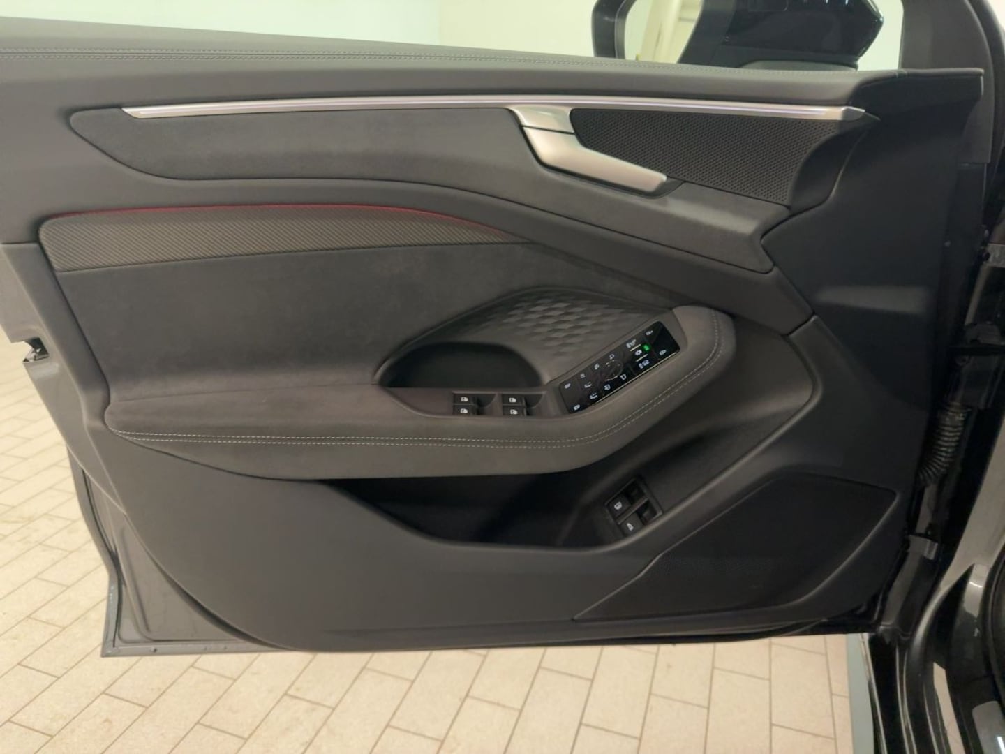 Bild über Audi A6 Limousine e-hybrid edition one e-hybrid quattro 220 kW S tronic - für weitere Informationen kontaktieren Sie den Audi Partner