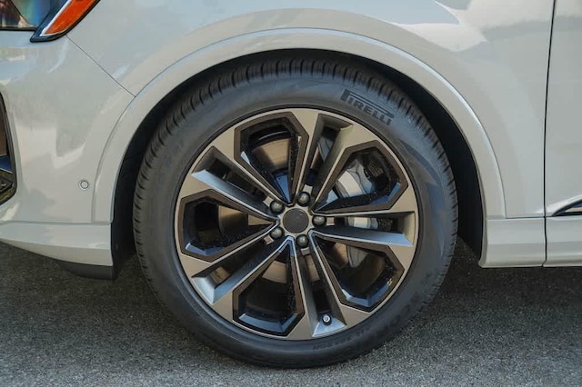 2026 Audi Q7 S Line Premium Plus - Photo 10