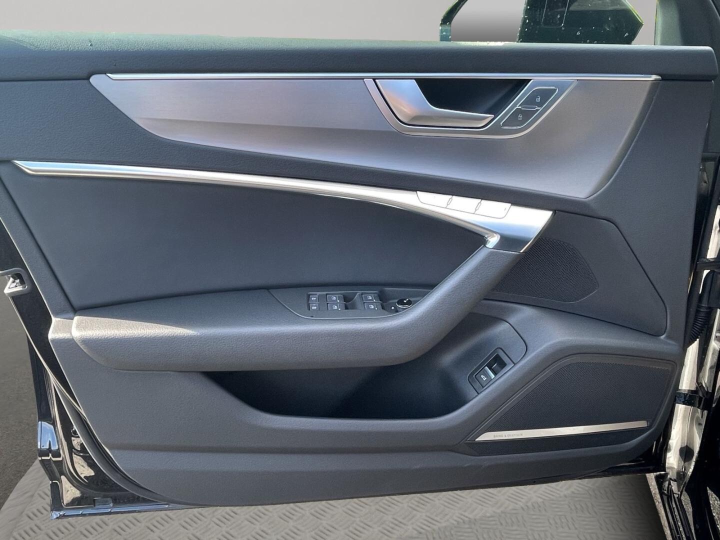 Bild über Audi S6 Limousine TDI quattro tiptronic - für weitere Informationen kontaktieren Sie den Audi Partner