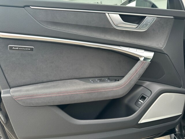 Image about Audi RS 6 Avant performance quattro tiptronic