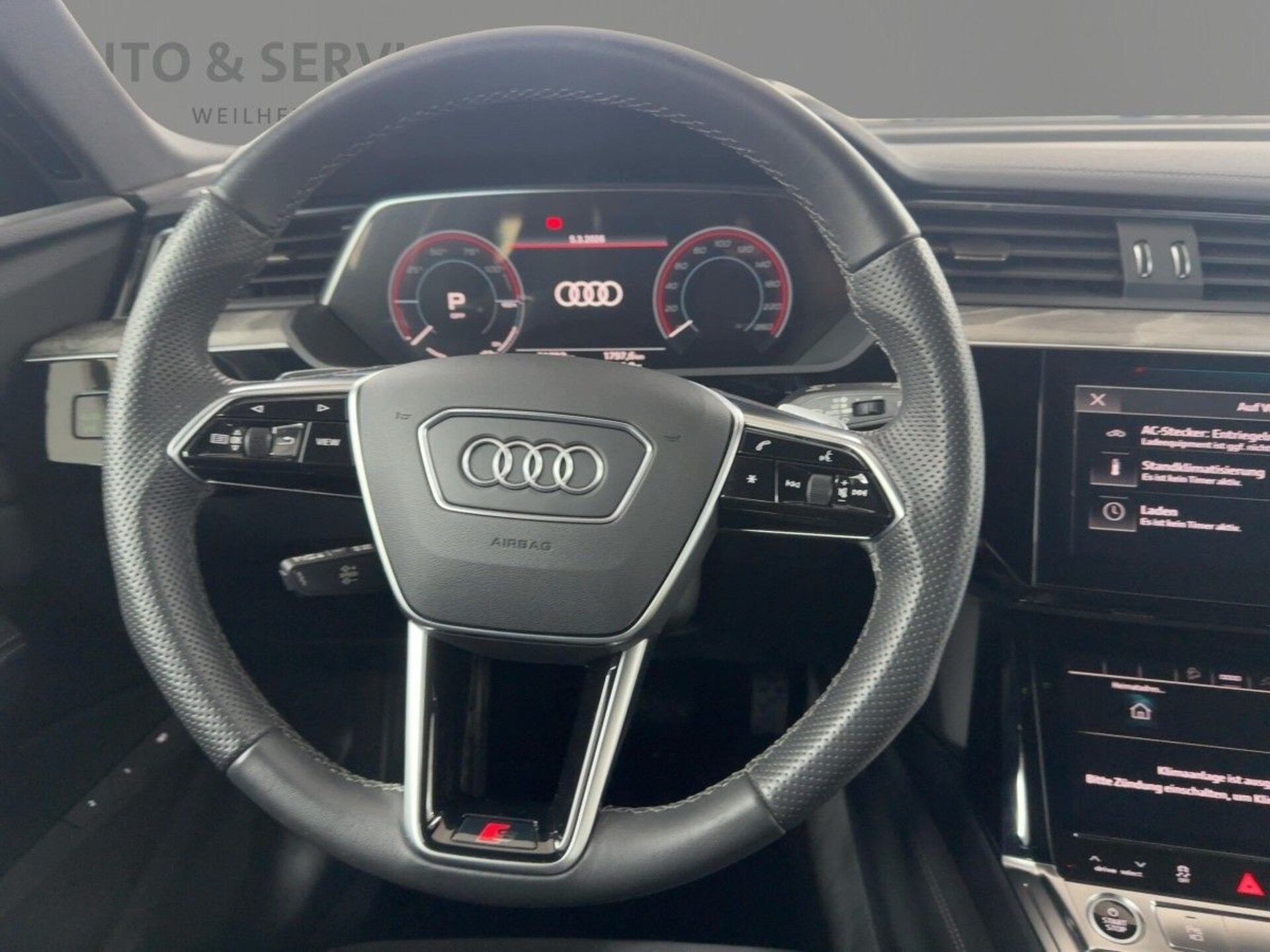 Audi e-tron S line