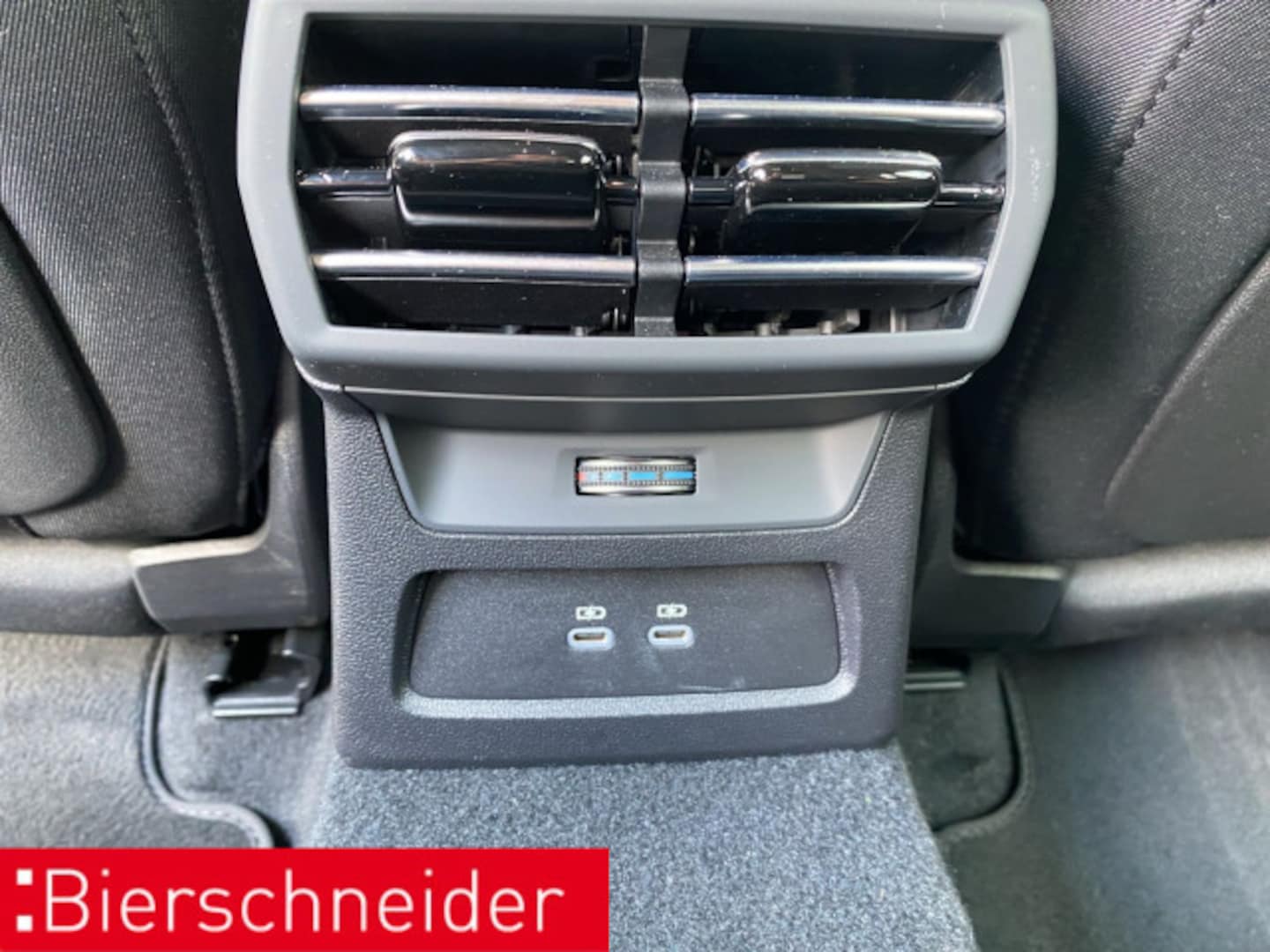 Bild über Audi A3 Sportback 30 TFSI S tronic - für weitere Informationen kontaktieren Sie den Audi Partner