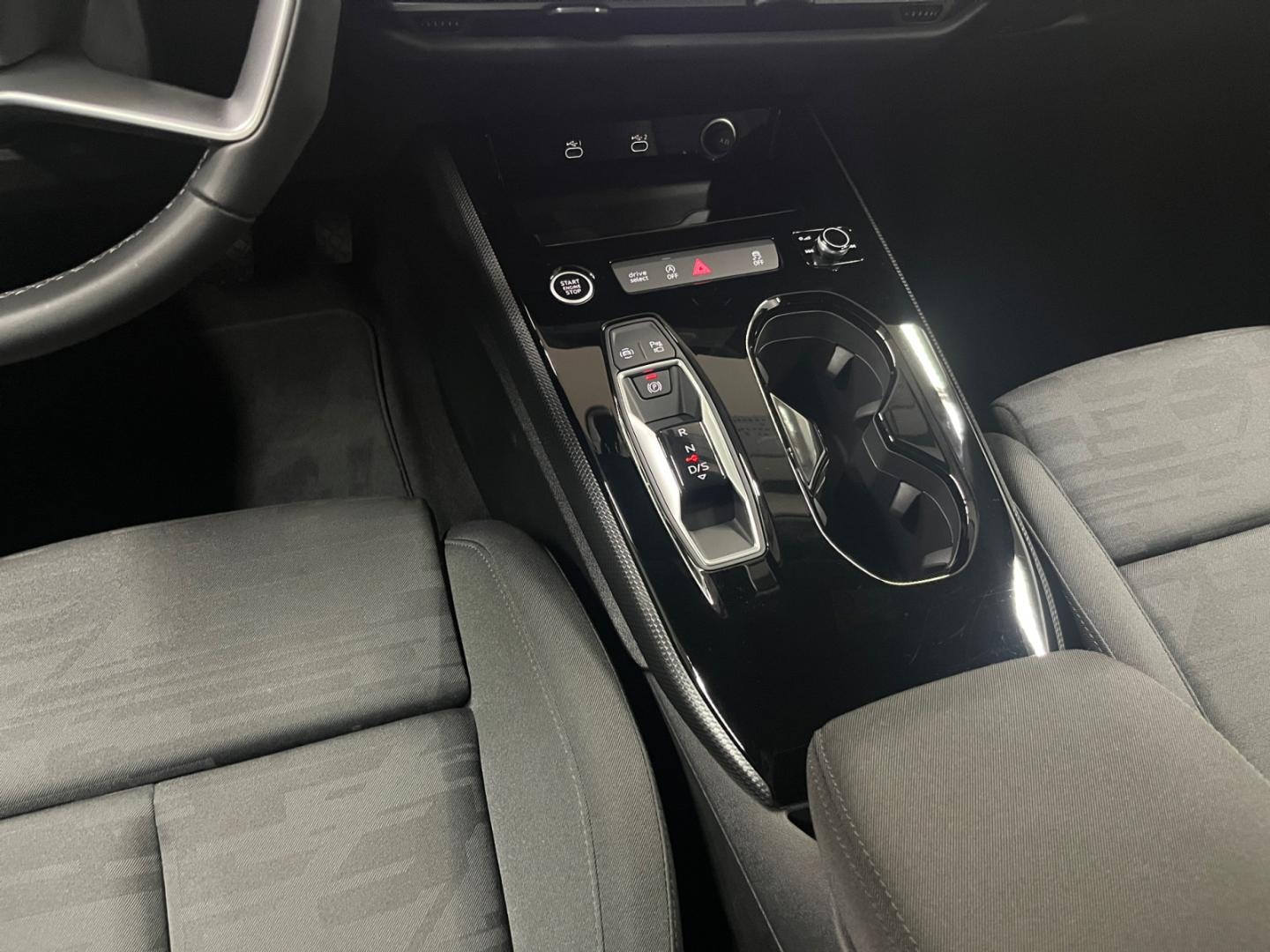Bild über Audi A5 Limousine TFSI S tronic - für weitere Informationen kontaktieren Sie den Audi Partner