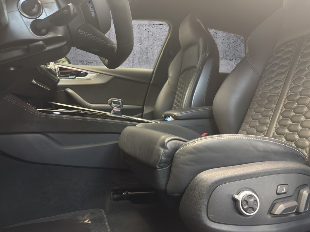Image about Audi RS 4 Avant TFSI quattro tiptronic