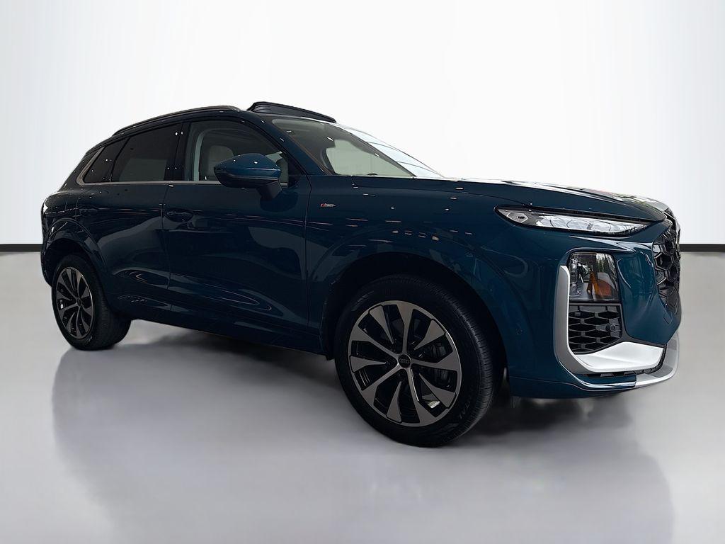 2026 Audi Q3 S line quattro's photo