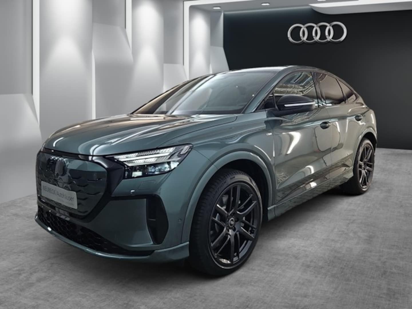 Bild über Audi Q4 Sportback e-tron e-tron quattro 220 kW - für weitere Informationen kontaktieren Sie den Audi Partner