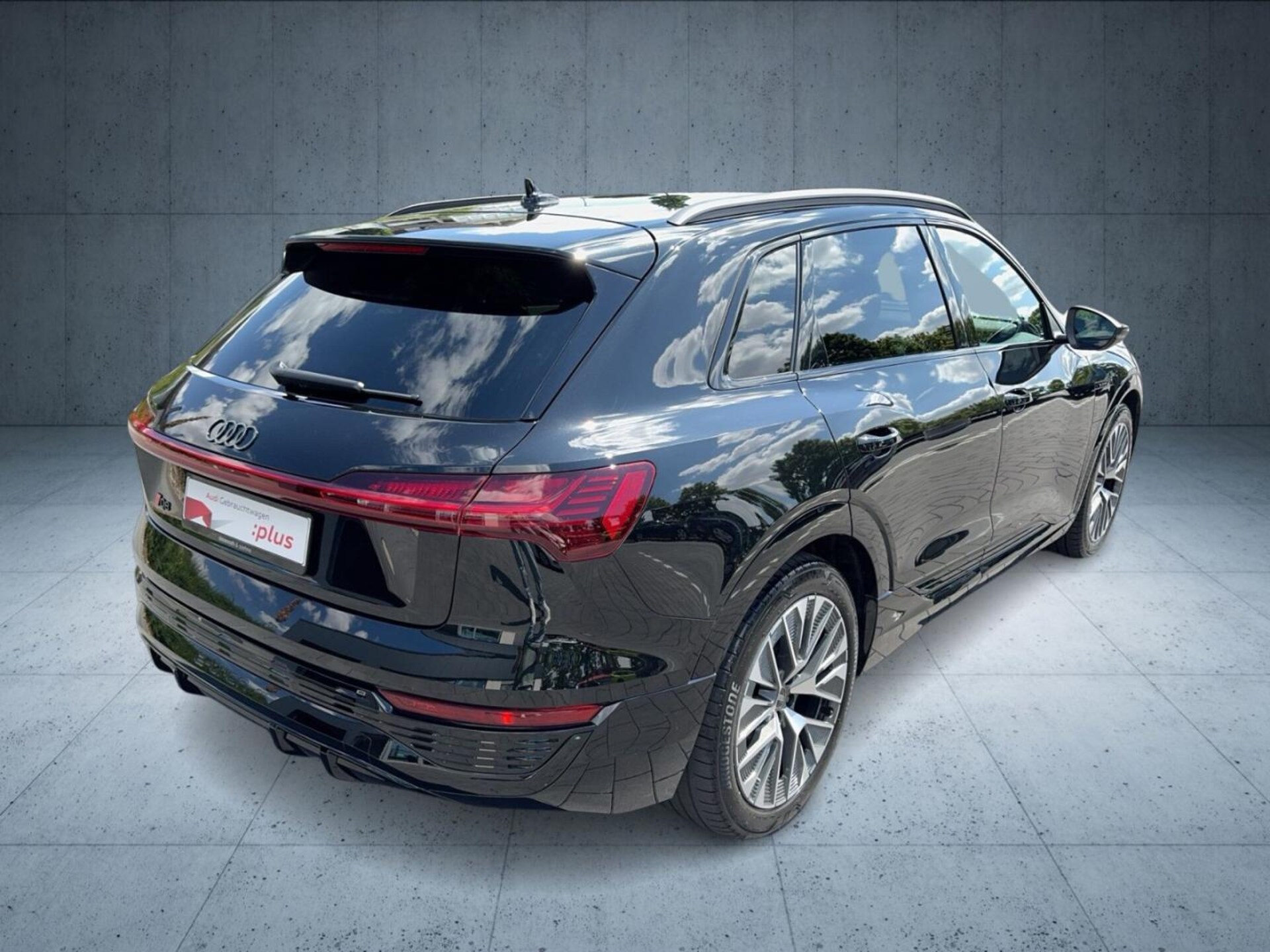 Audi Q8 e-tron S line