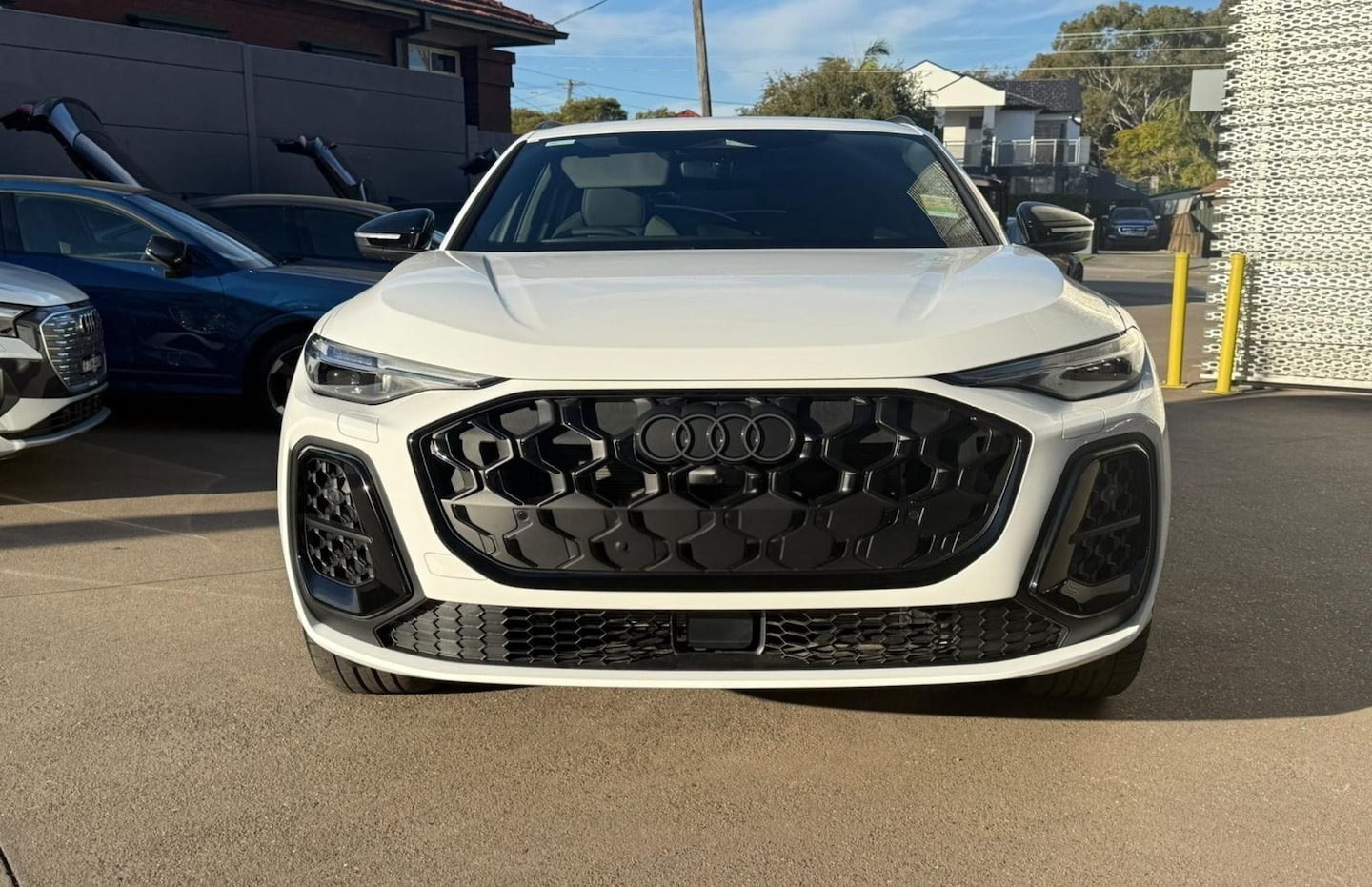 Image about Audi Q5 SUV e-hybrid quattro S tronic