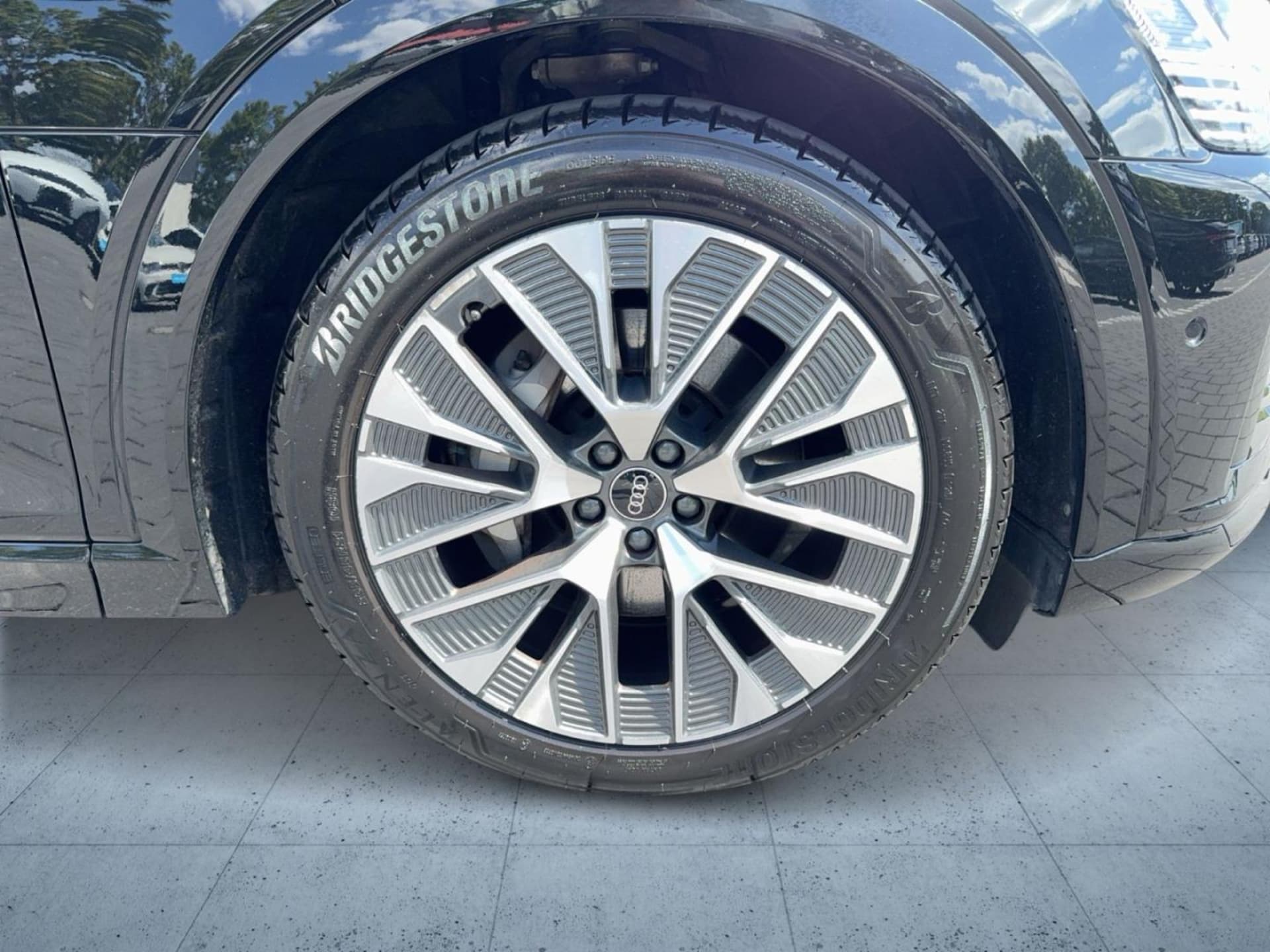 Audi Q8 e-tron S line