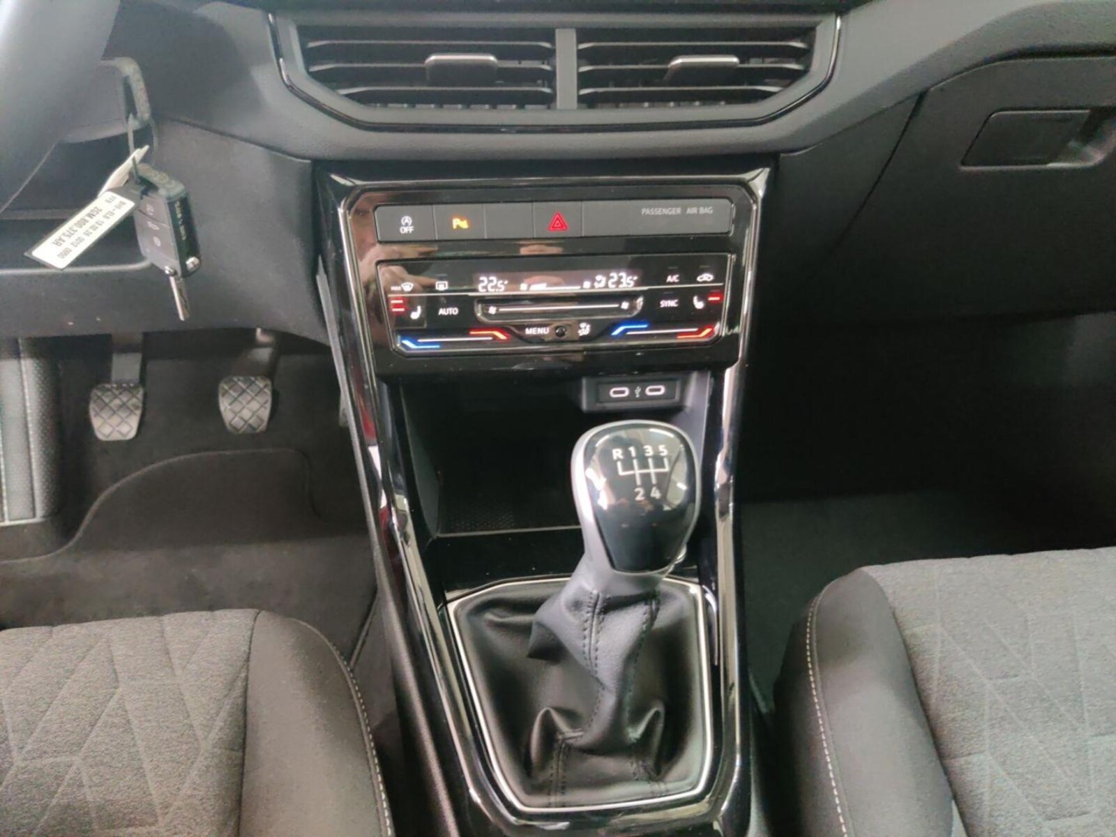 Volkswagen T-Cross – Bild 11