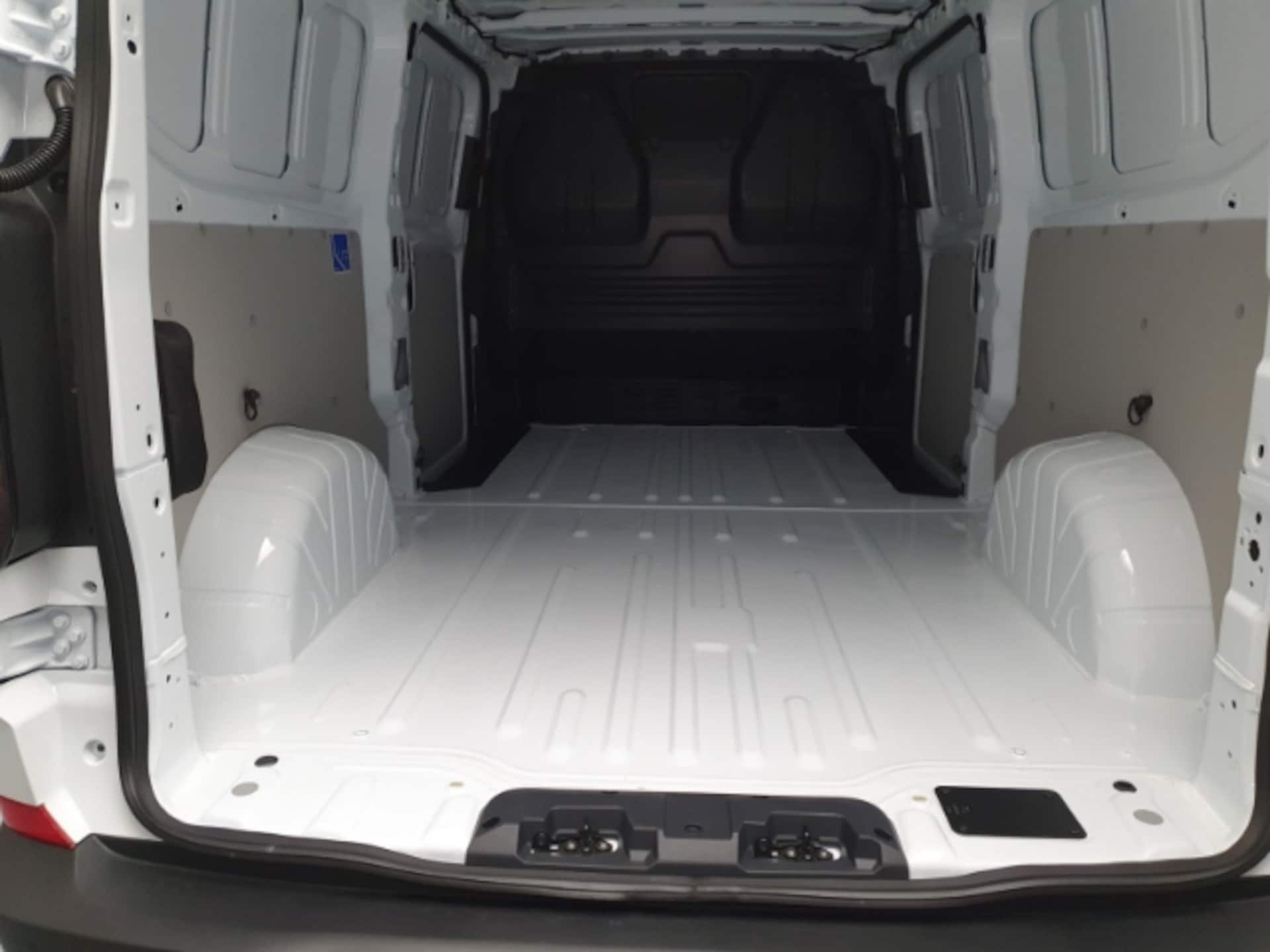 Volkswagen Transporter Kasten langer Radstand