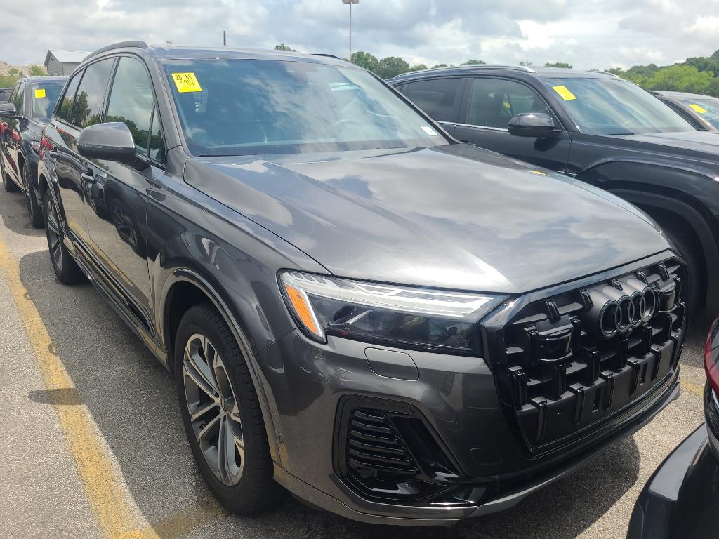 2026 Audi Q7 45 Premium quattro Tiptronic's photo
