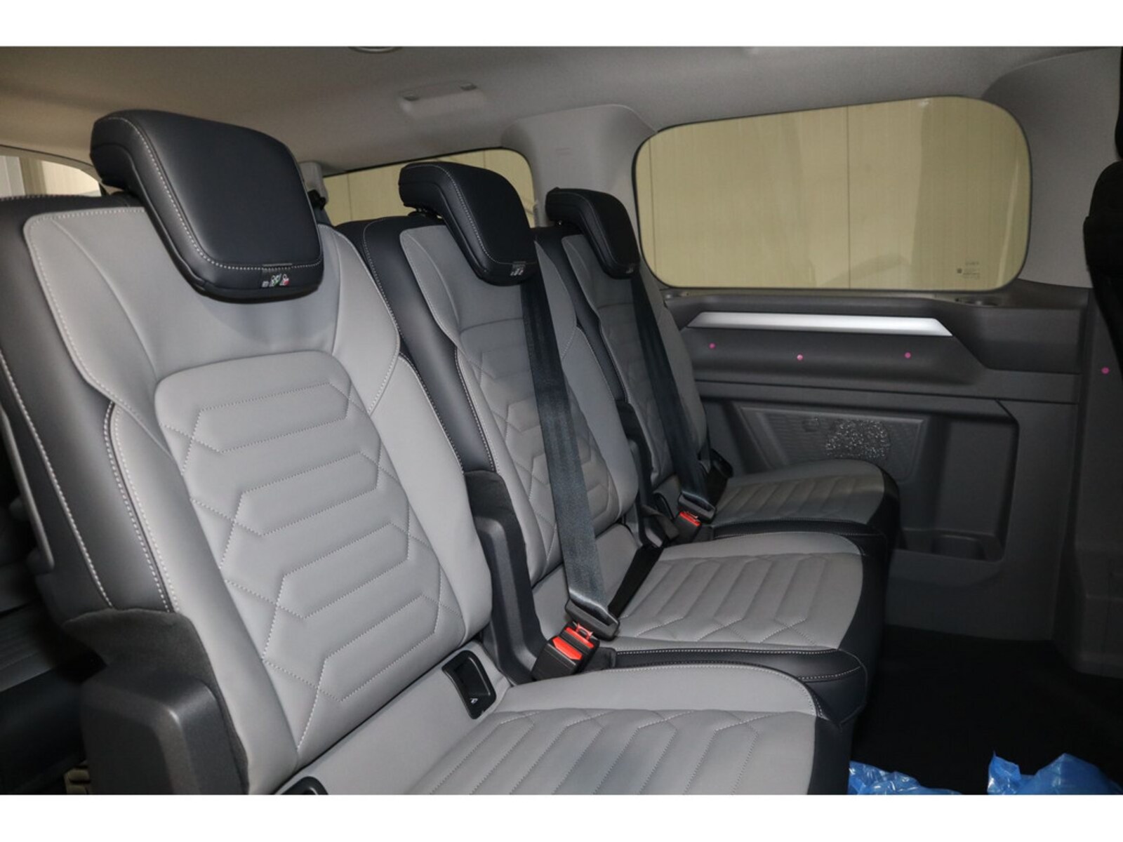 Volkswagen Caravelle langer Radstand – Bild 12