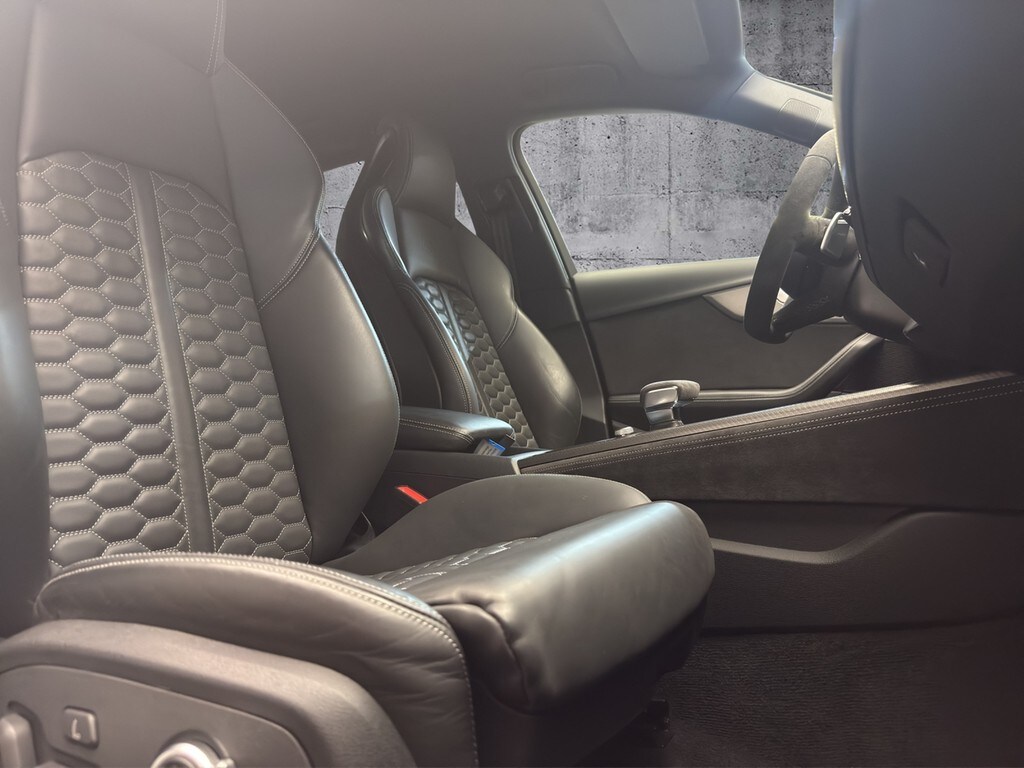 Image about Audi RS 4 Avant TFSI quattro tiptronic