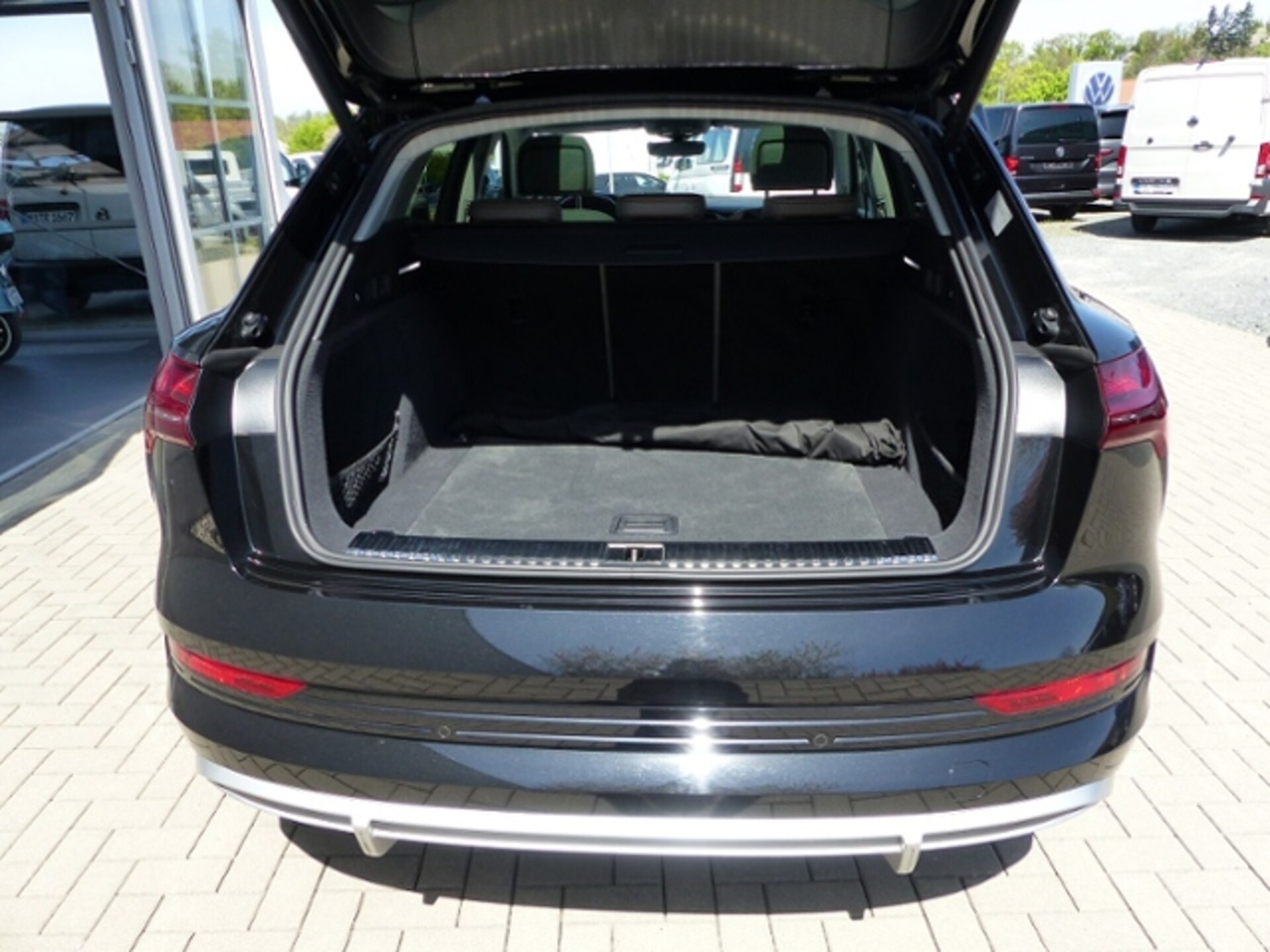 Audi e-tron S line