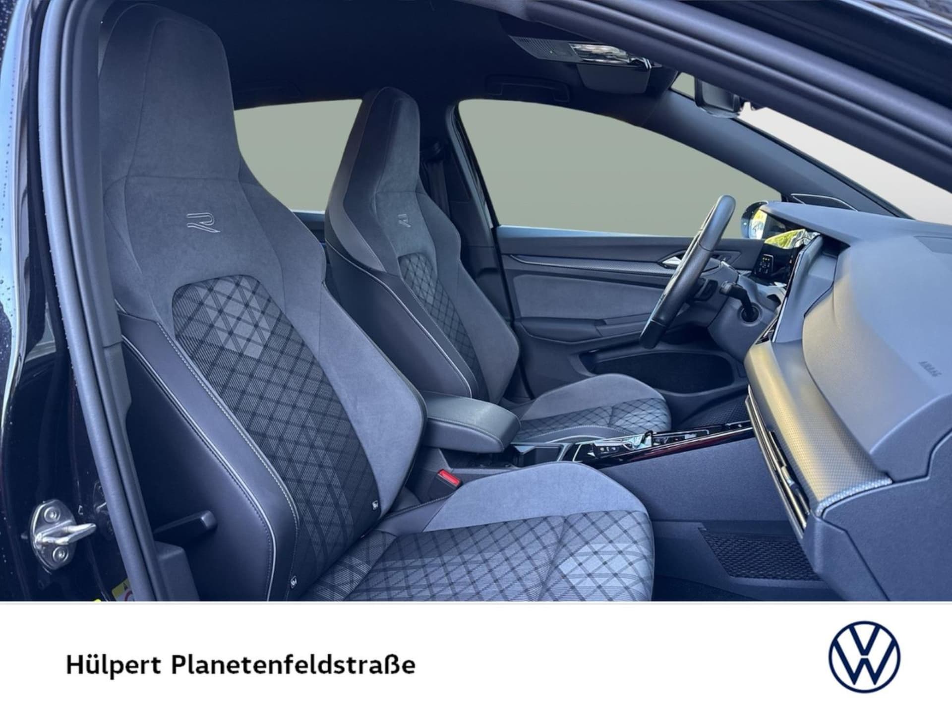 Volkswagen Golf R-Line
