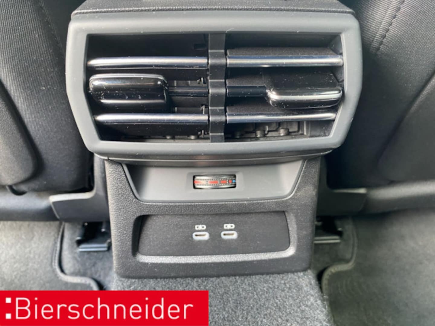 Bild über Audi A3 Sportback 30 TFSI S tronic - für weitere Informationen kontaktieren Sie den Audi Partner