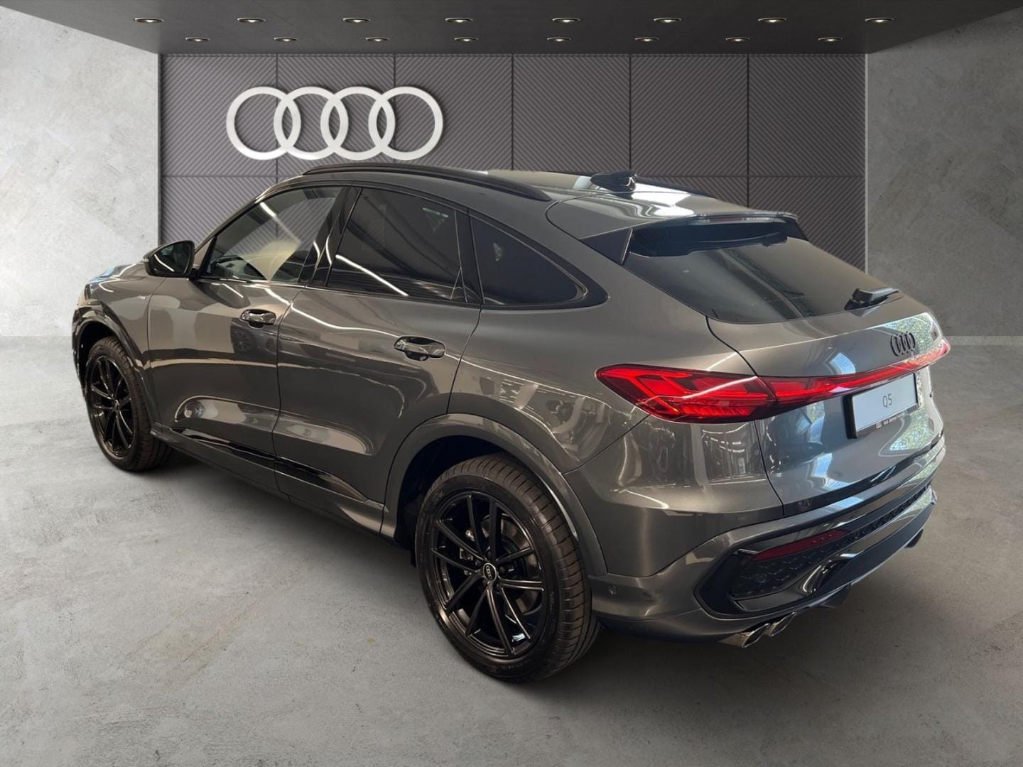 Bild über Audi Q5 Sportback TDI quattro 150 kW S tronic - für weitere Informationen kontaktieren Sie den Audi Partner