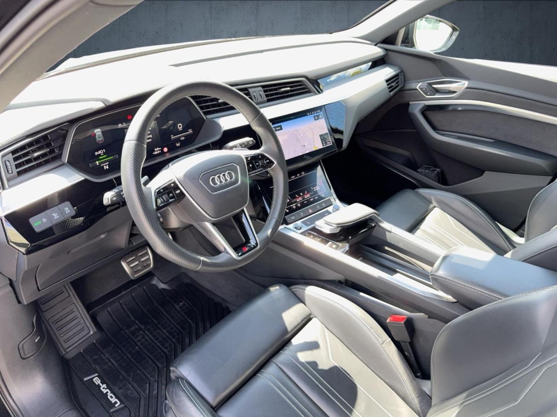 Audi Q8 e-tron S line