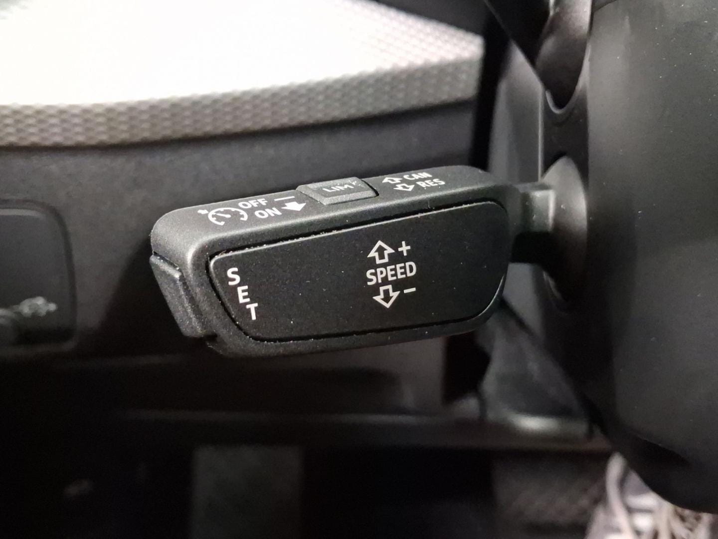 Bild über Audi Q2 advanced 35 TFSI S tronic - für weitere Informationen kontaktieren Sie den Audi Partner