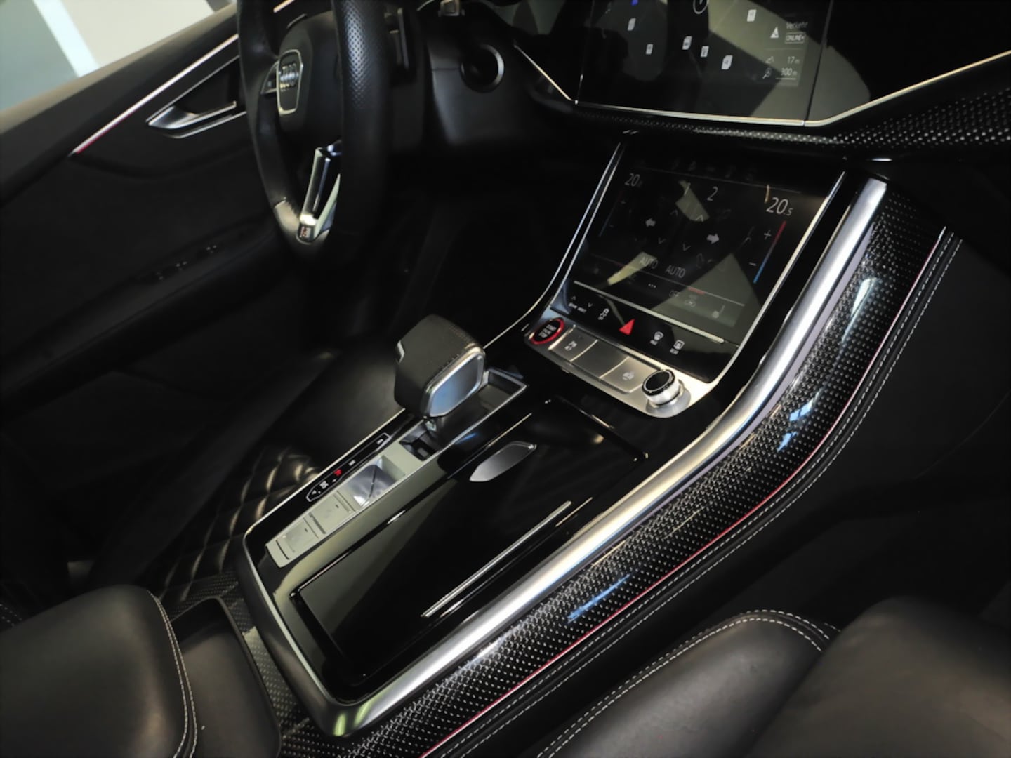 Bild über Audi SQ8 TFSI quattro tiptronic - für weitere Informationen kontaktieren Sie den Audi Partner