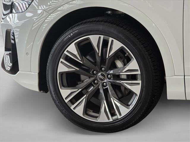 2025 Audi Q8 Premium - Photo 7