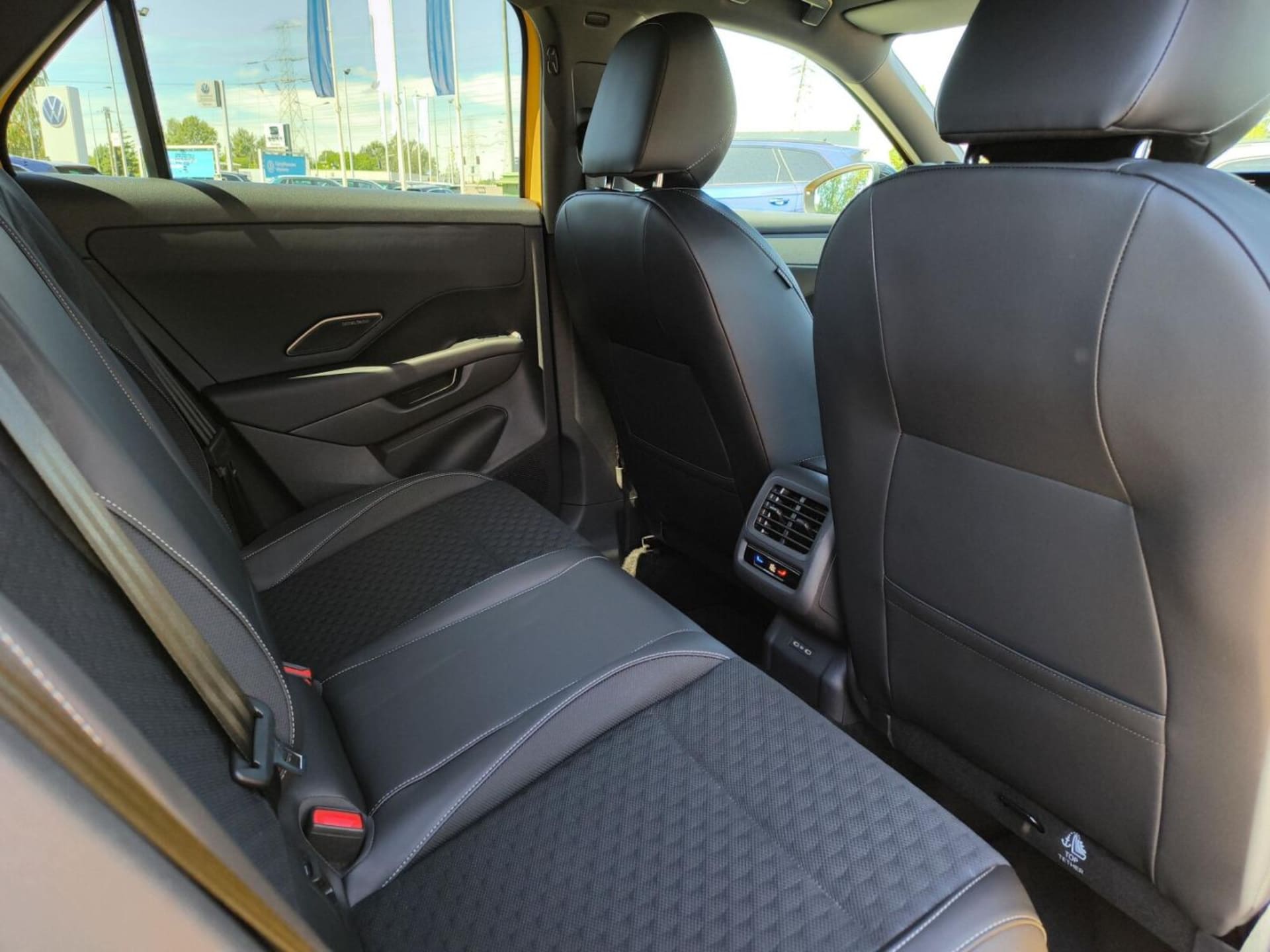 Volkswagen Nowy T-Roc R-Line