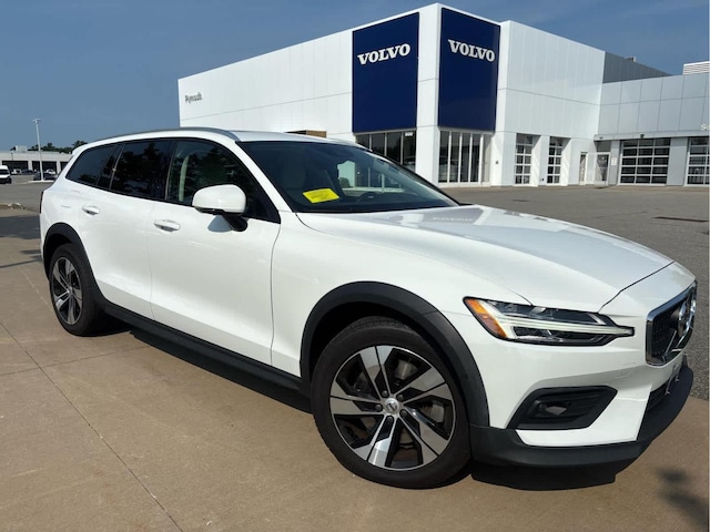 2021 Volvo V60 Cross Country