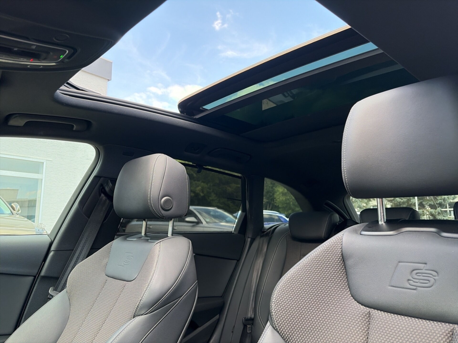 Audi A4 Avant S line
