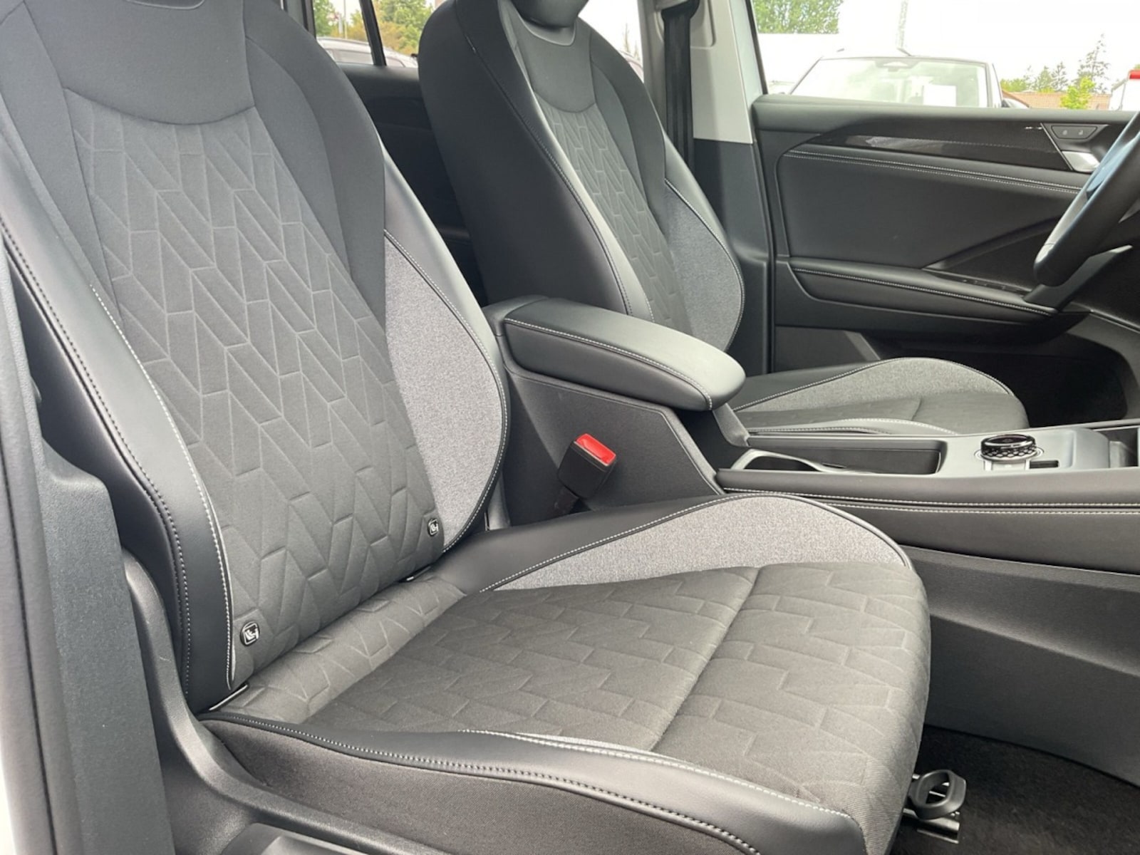 Volkswagen Tiguan – Bild 10