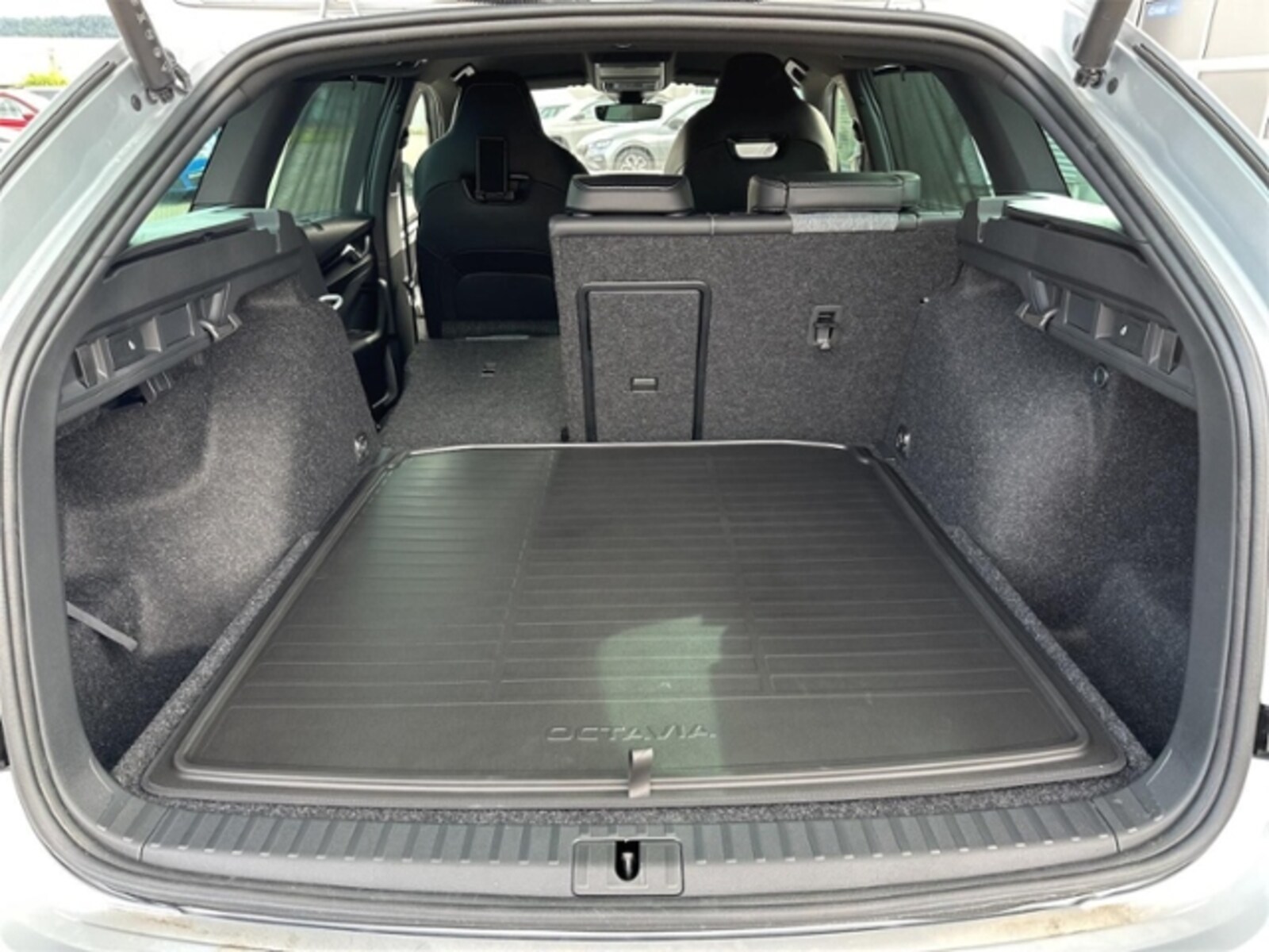 Škoda Octavia Combi – Bild 7