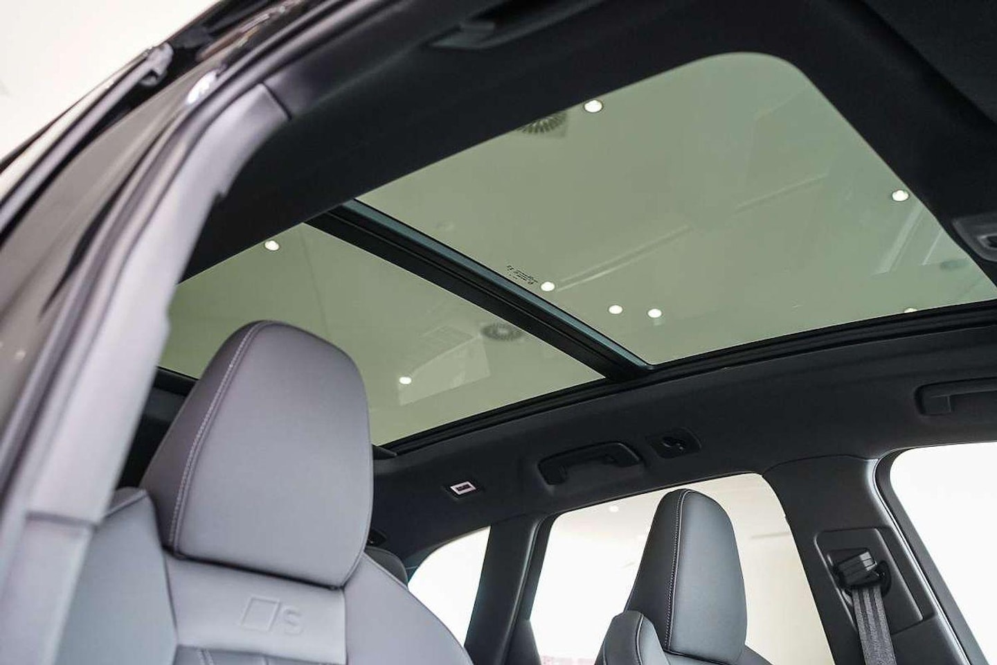 Image about Audi Q5 SUV TFSI quattro 200 kW sport