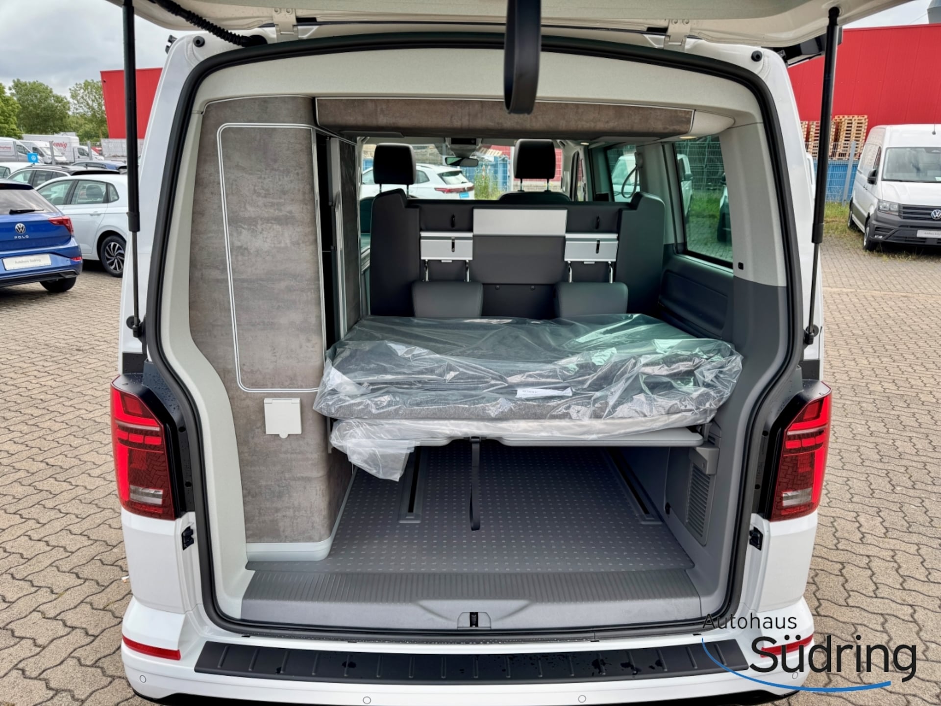 Volkswagen T6.1 California Ocean