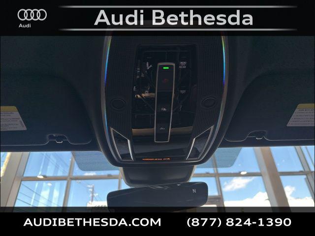2025 Audi S8 Base - Photo 18