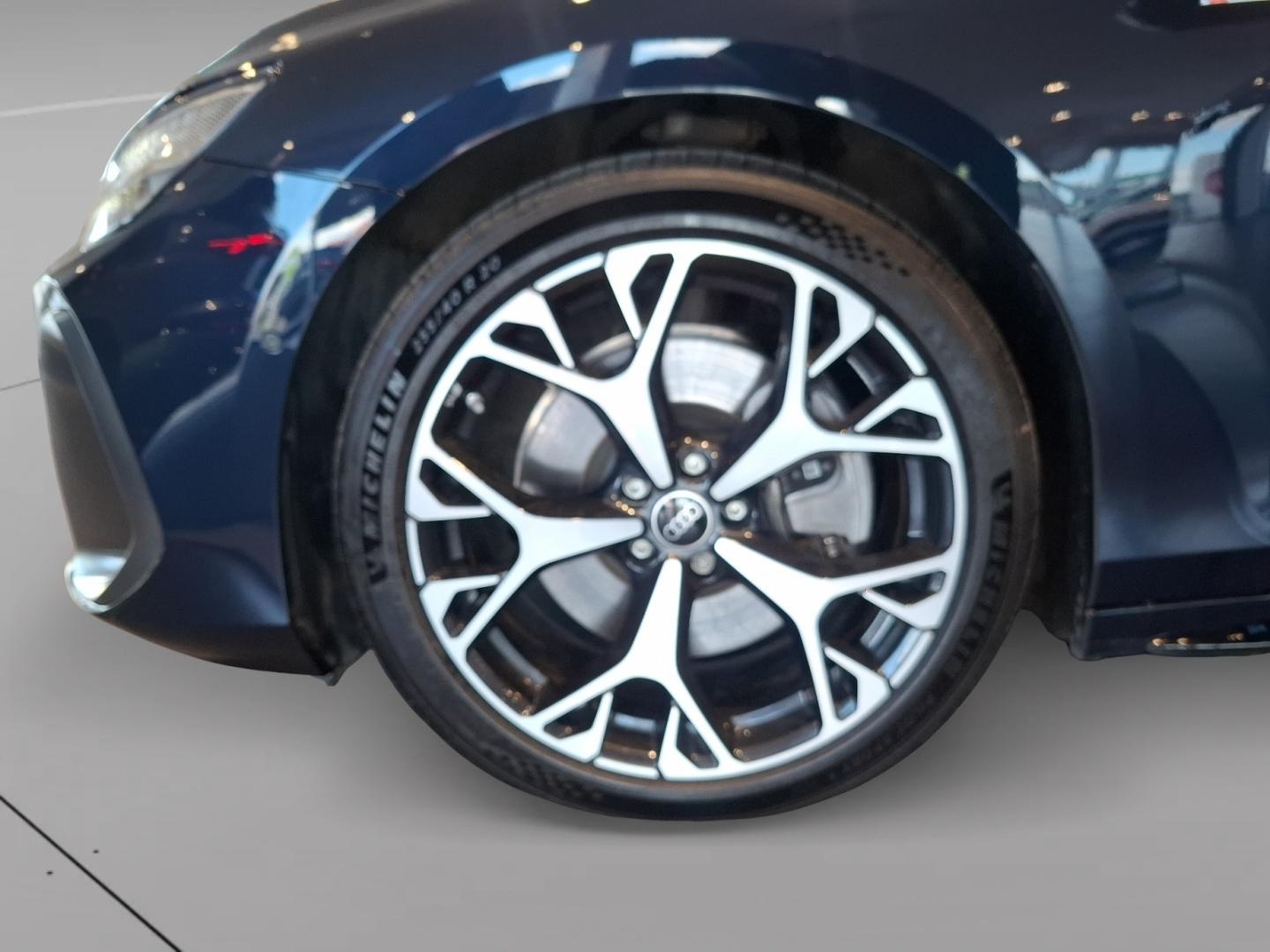 Bild som visar&nbsp;Audi A6 Avant&nbsp;A6 Avant TDI quattro S line 150 kWS tronic - för mer information kontakta din Audi Partner
