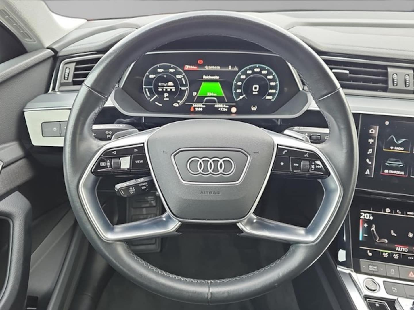 Bild über Audi Q8 e-tron advanced 50 e-tron quattro - für weitere Informationen kontaktieren Sie den Audi Partner