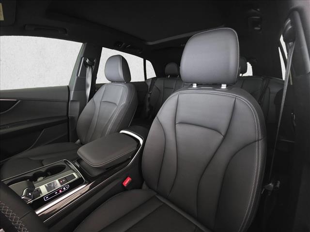 2025 Audi Q8 Premium - Photo 12
