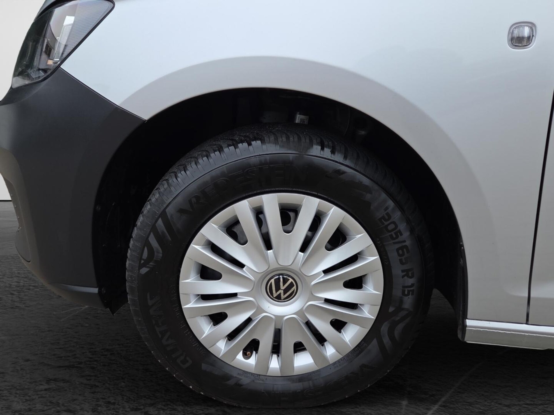 Volkswagen Caddy Basis-Modell