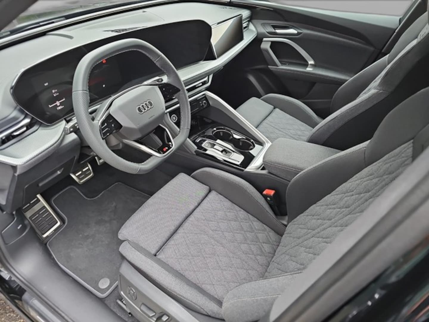 Bild über Audi Q5 Sportback TDI quattro 150 kW S tronic - für weitere Informationen kontaktieren Sie den Audi Partner