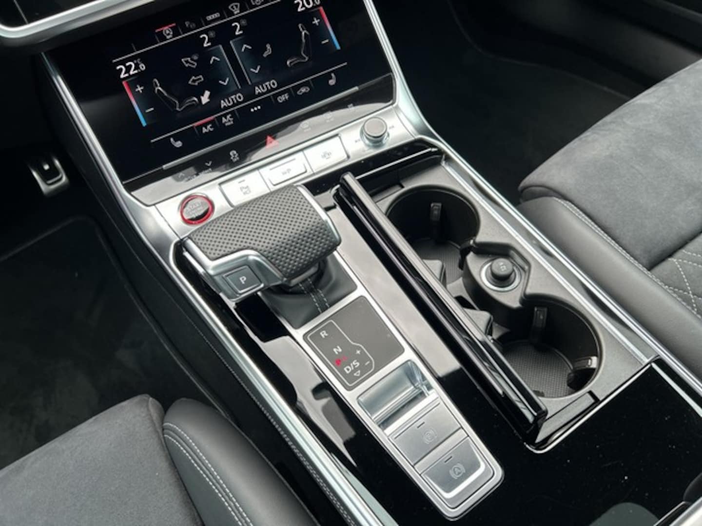 Bild über Audi S6 Avant TDI quattro tiptronic - für weitere Informationen kontaktieren Sie den Audi Partner