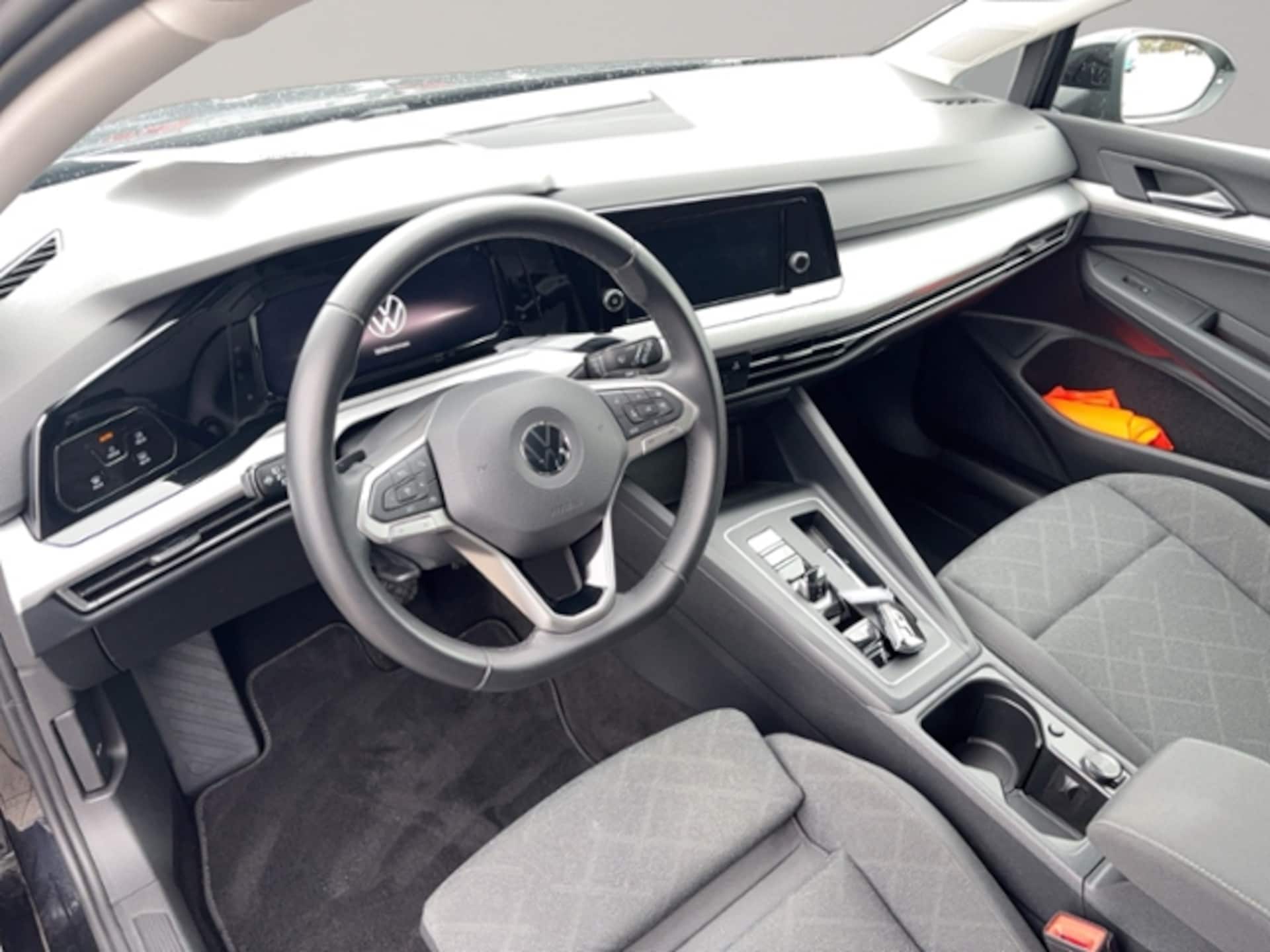 Volkswagen Golf Life